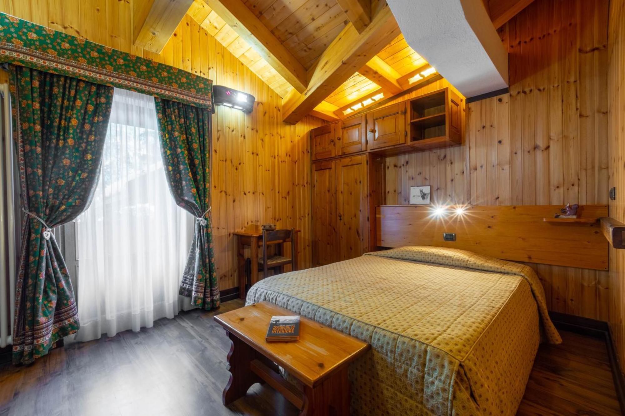 Hotel Bouton D'Or - Cogne Exterior foto