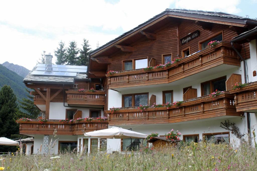 Hotel Bouton D'Or - Cogne Exterior foto